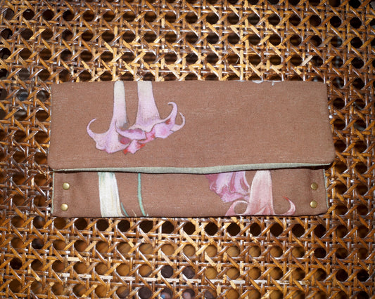 TULIP CLUTCH O1